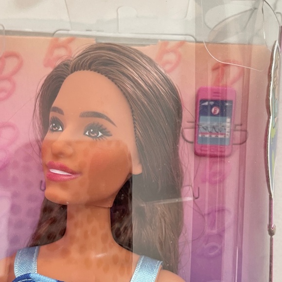 Barbie type 1 diabetes in Blue and White Polka Dot Dress - Picture 4 of 5